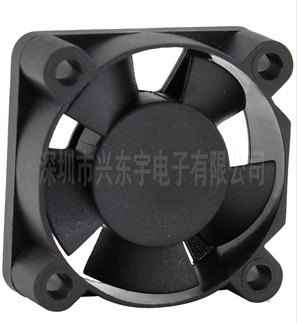 電飯煲散熱風扇轉子平衡軸心在哪里？